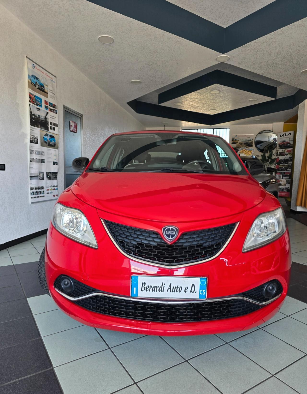 Lancia Ypsilon 1.2 69 CV 5 porte Platinum