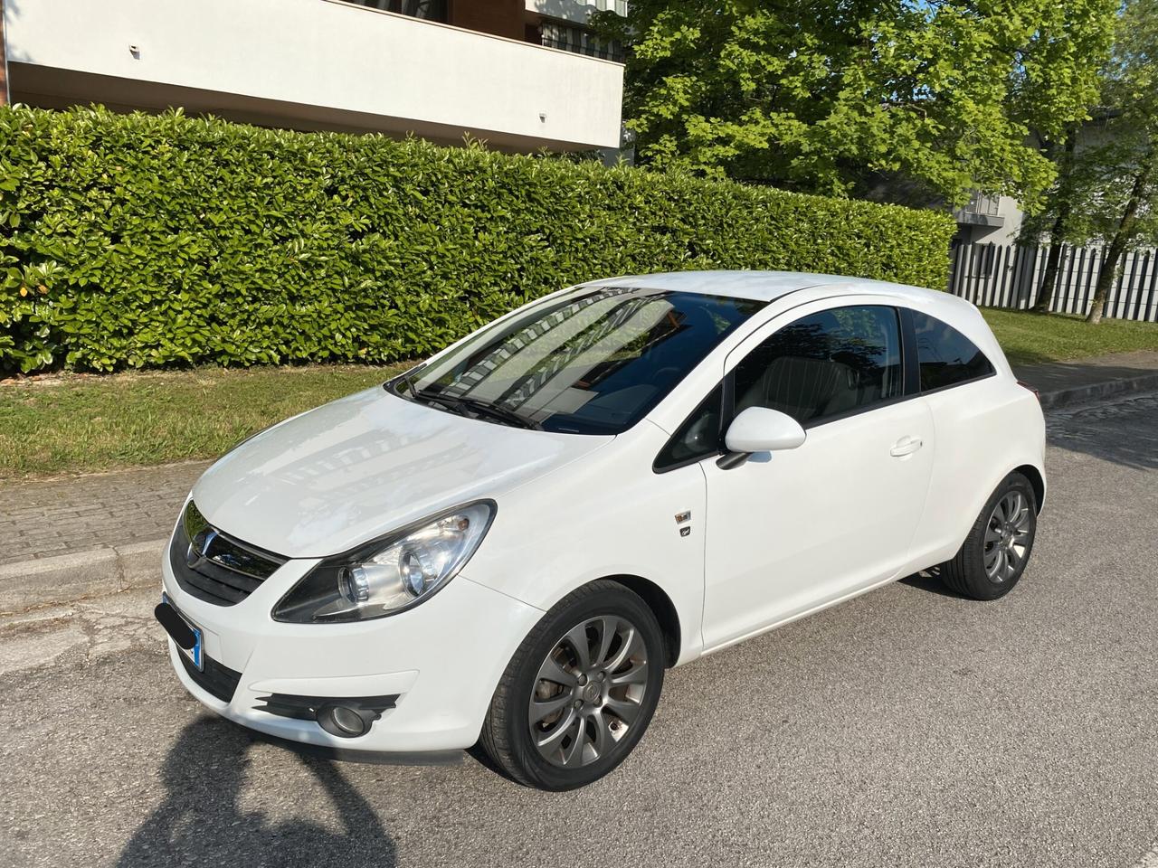 Opel Corsa 1.2 3 porte Club