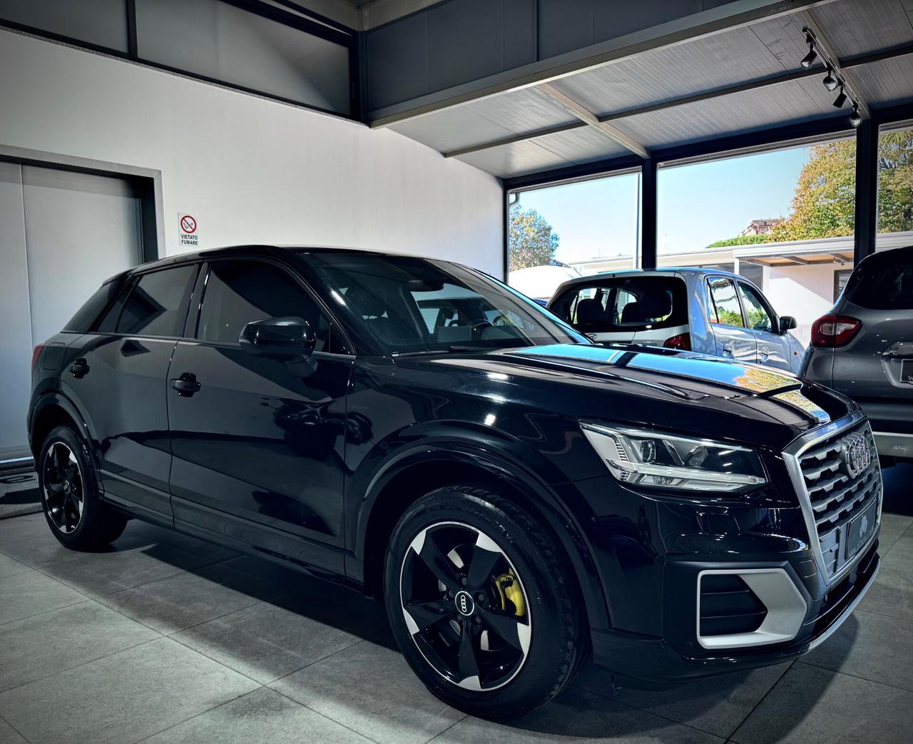 Audi Q2 1.6 TDI 116CV Identity Black