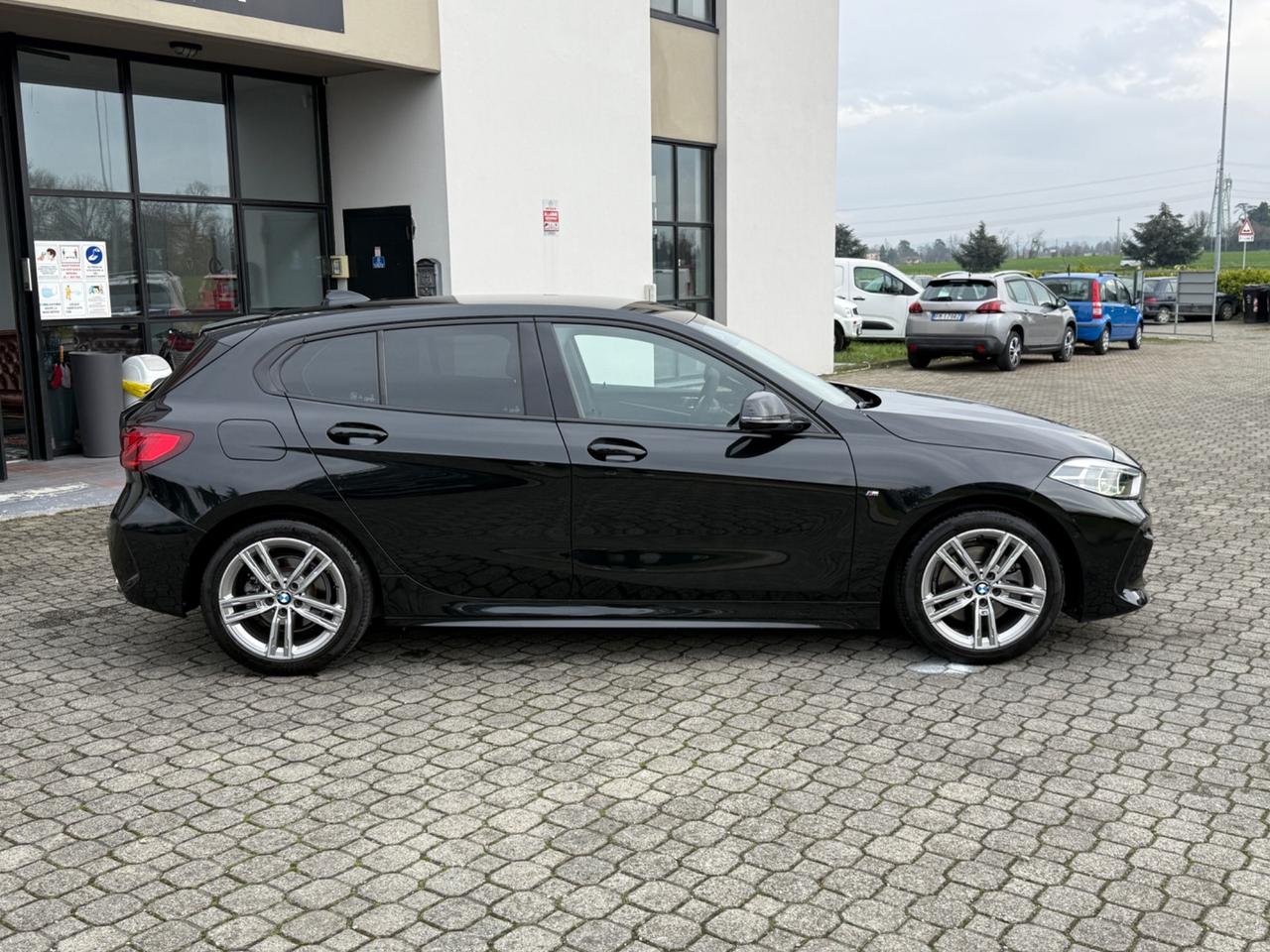 Bmw 118- 2.0d 5p. Msport | VOLANTE ALCANTARA