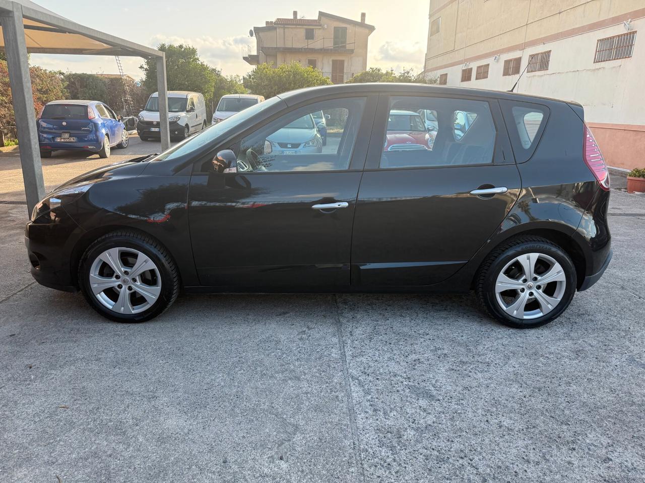 Renault Scenic X-Mod 1.9 dCi 130CV Dynamique