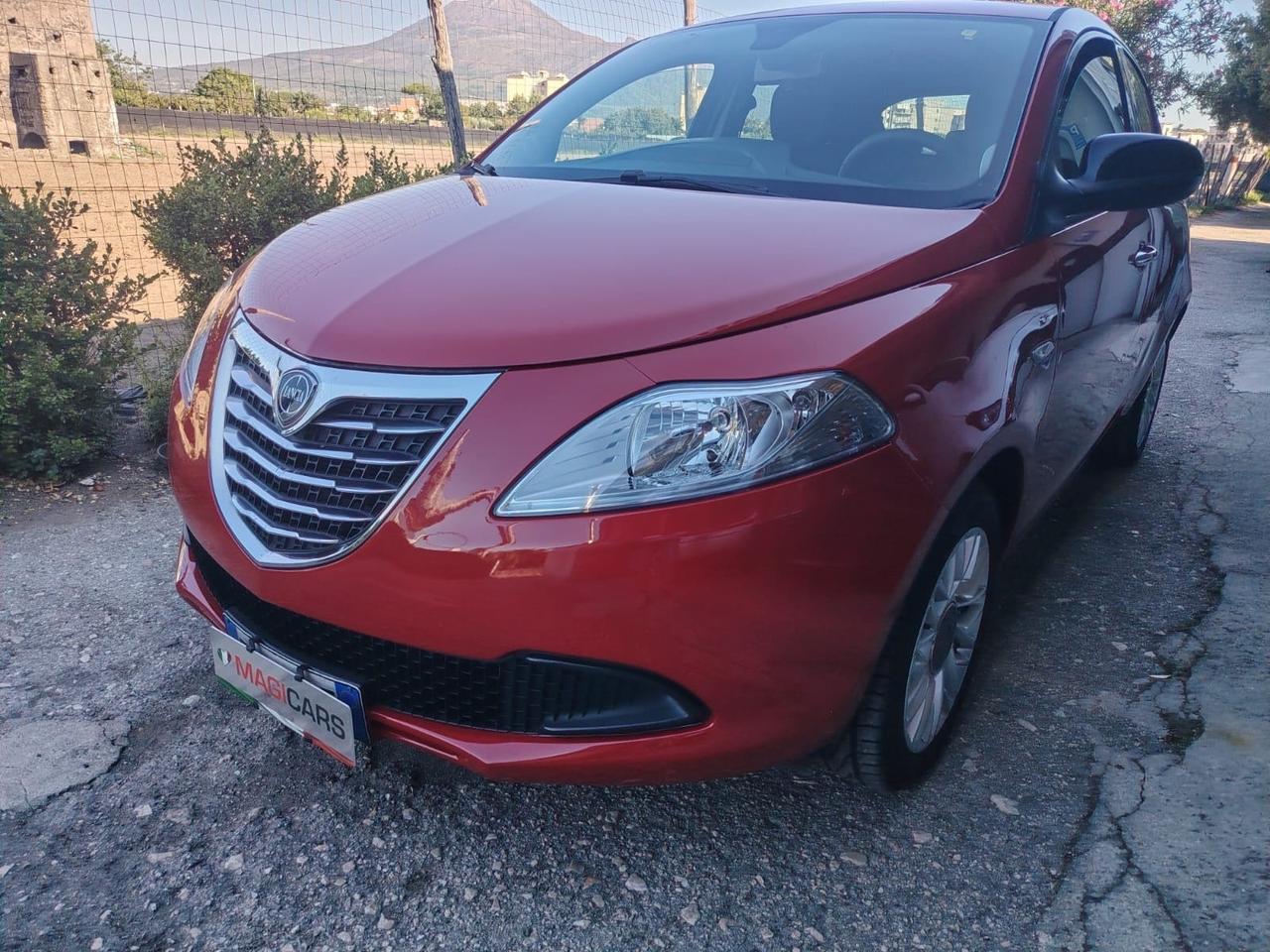 Lancia Ypsilon CAMBIO AUTOMATICO 0.9 TwinAir 85 CV 5 porte S&S Platinum