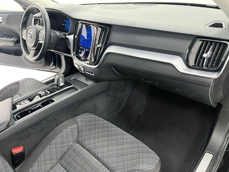 Volvo V60 B3 (bz) 163CV AUT CORE **AUTOCARRO N1**