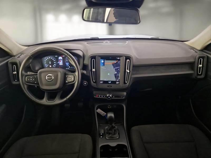 VOLVO XC40 T2 Momentum Core