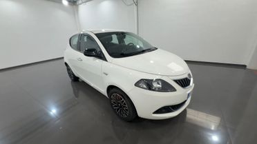 Lancia Ypsilon 1.0 Hybrid Platino full optional