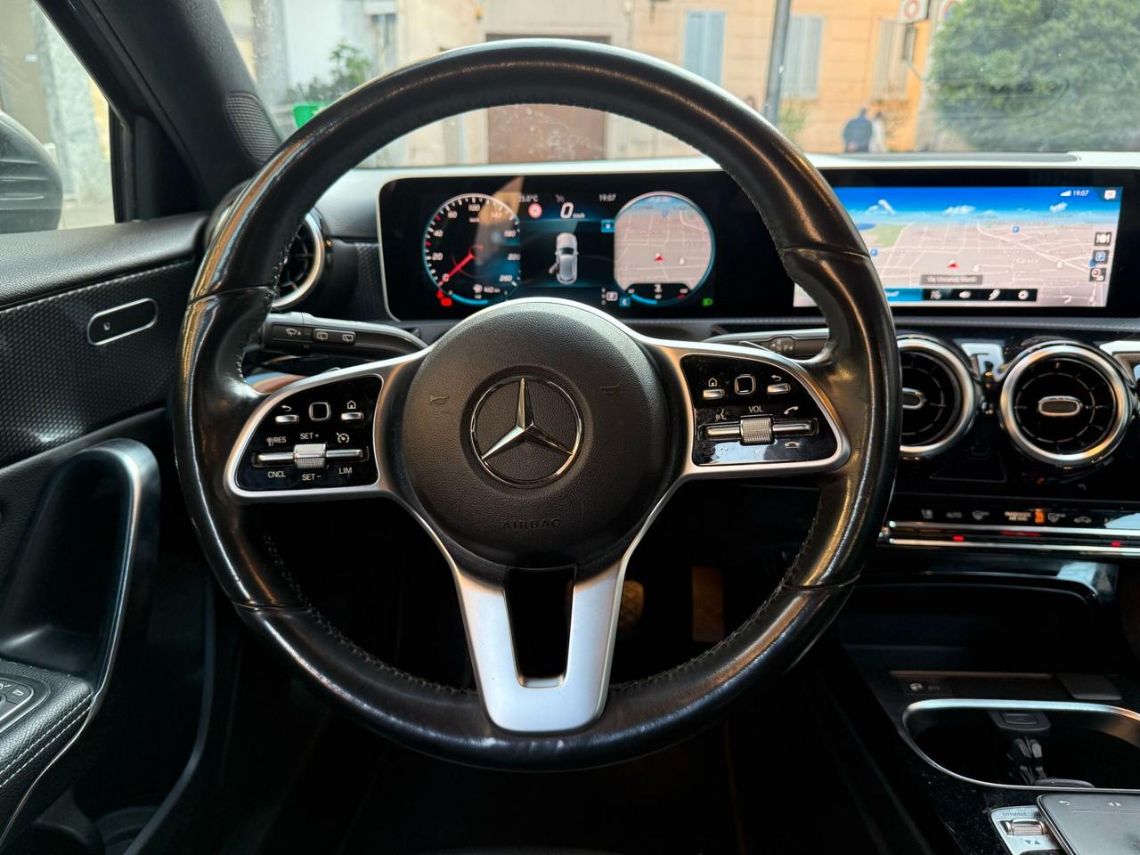 Mercedes-benz A 180 A 180 d Premium