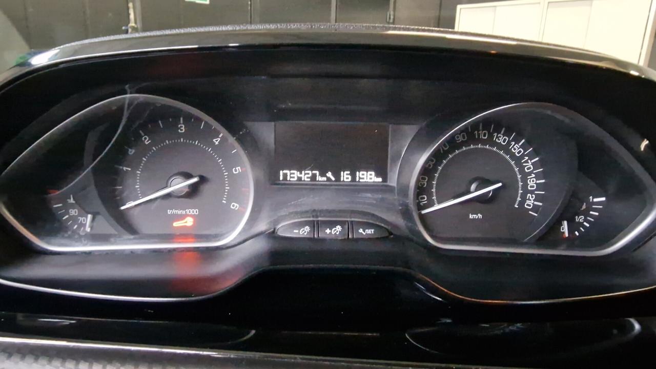 Peugeot 208 BlueHDi 75 5 porte Allure