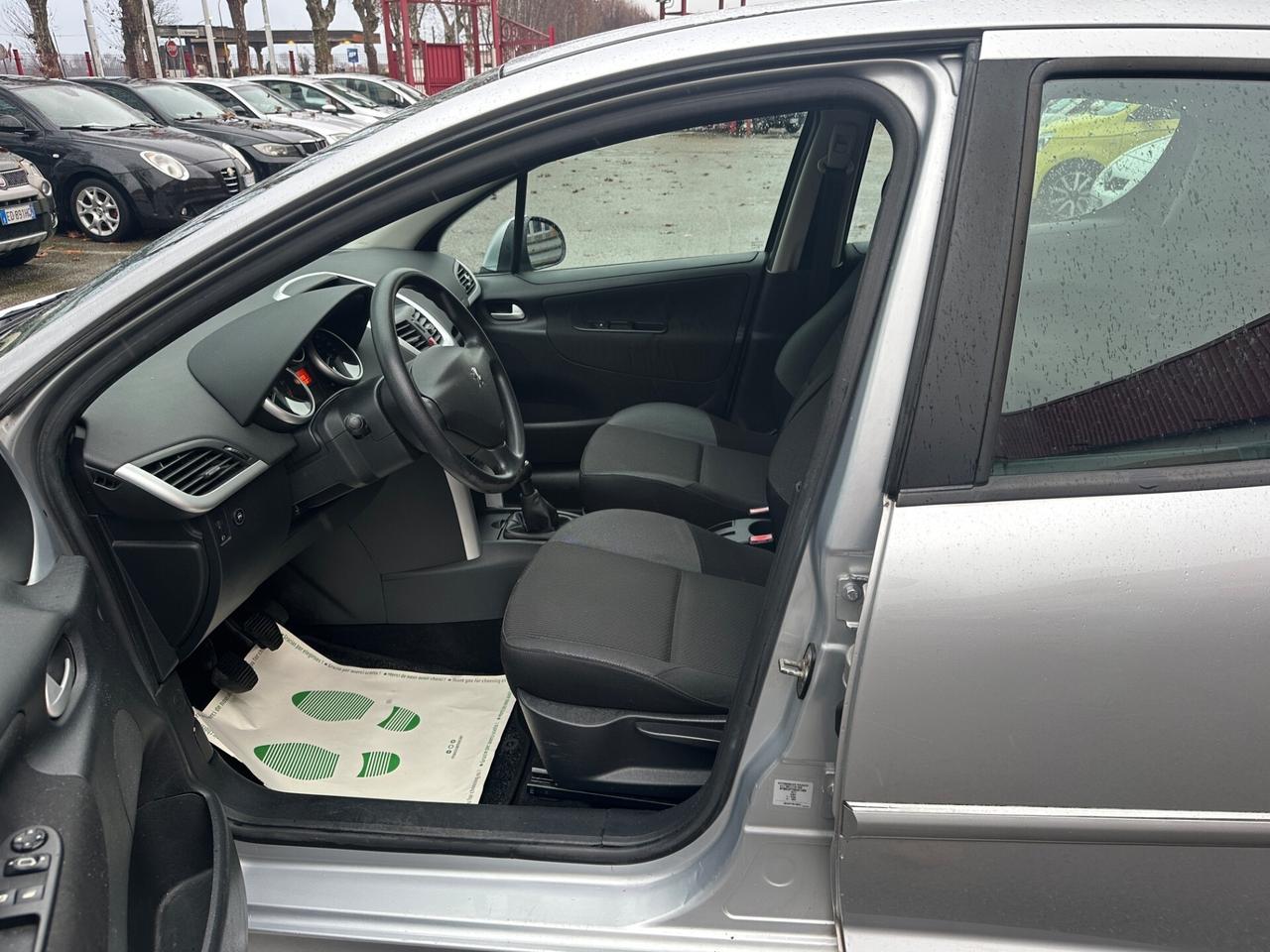 Peugeot 207 Plus 1.4 8V 75CV 5p. ECO GPL