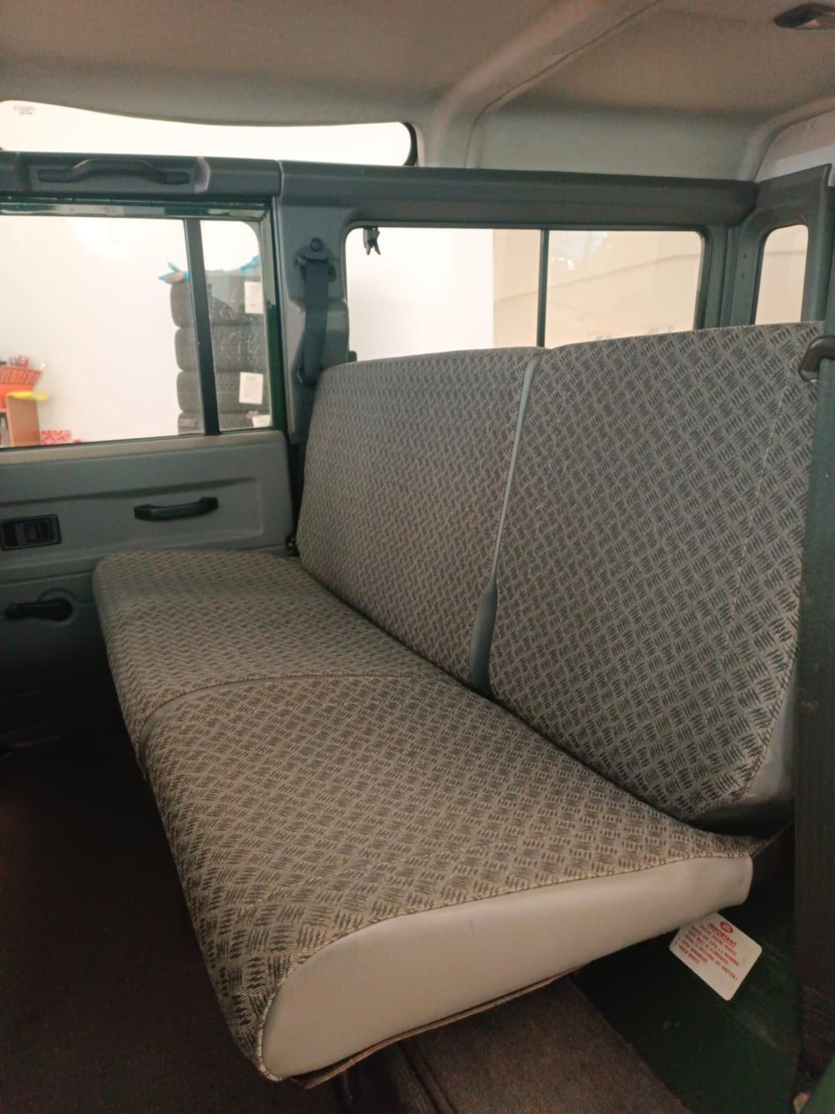 Land Rover Defender 110 2.5 Td5 9 POSTI