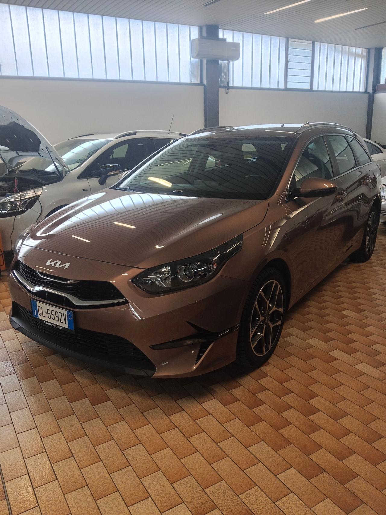Kia Ceed 1.6 CRDi 136 CV MHEV DCT SW Business