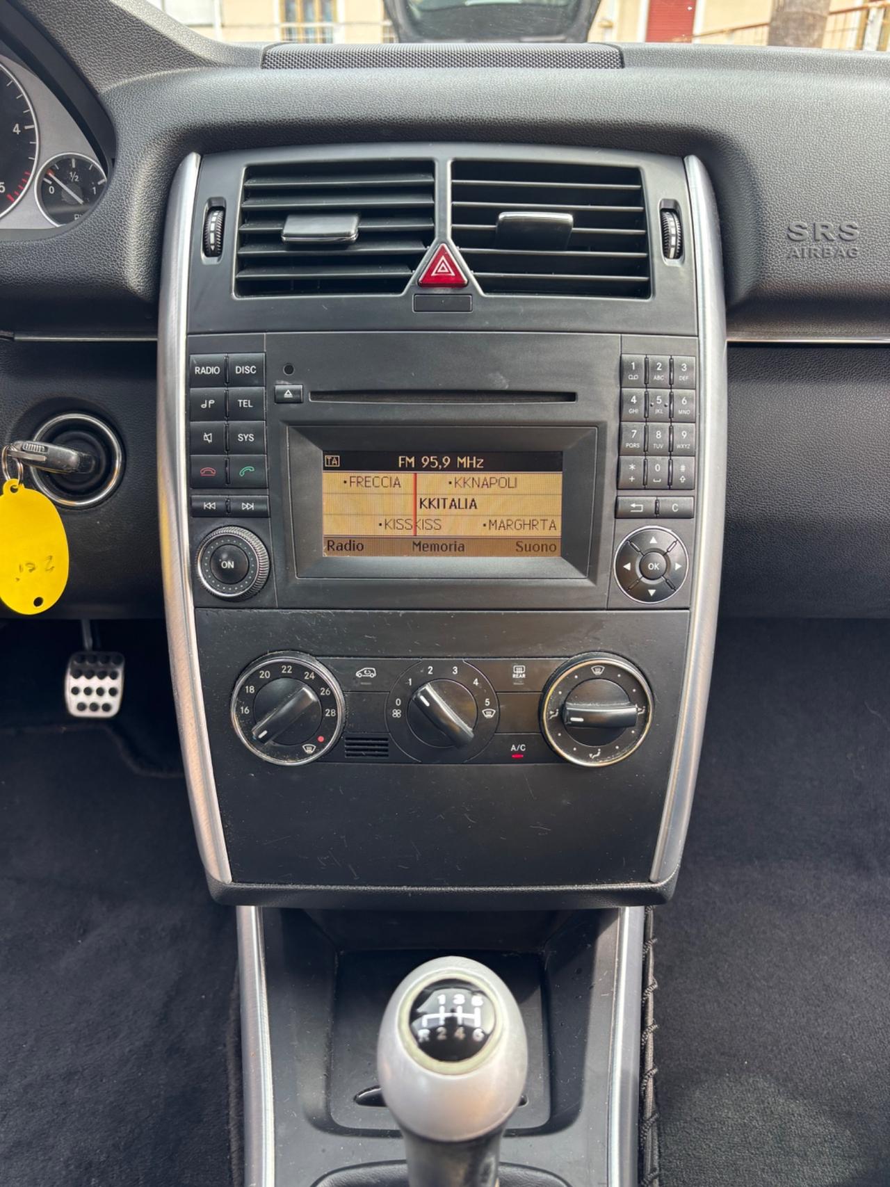 MERCEDES CLASSE B-180 PREMIUM NUOVISSIMO