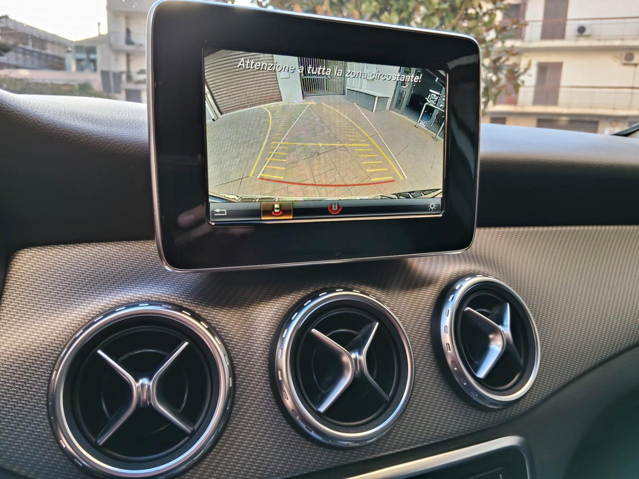 Mercedes-benz GLA 180 1.5 d Automatic Business 110 cv