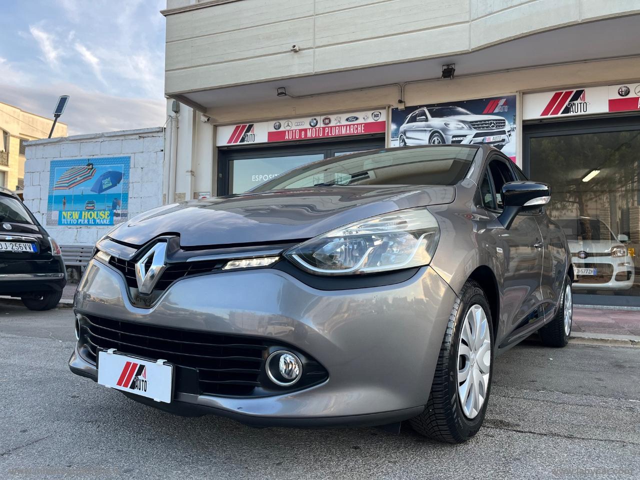 RENAULT Clio 1.2 75 CV GPL 5p. Costume National