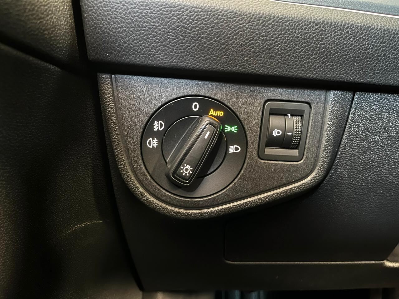 Volkswagen Polo 1.0cc TSI 110cv DSG "R-LINE" SOLO 8.250KM