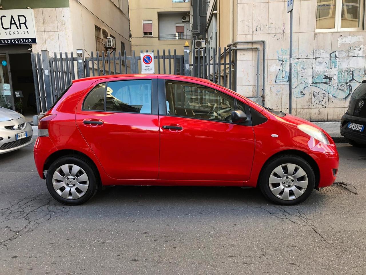 Toyota Yaris 1.0 5 porte