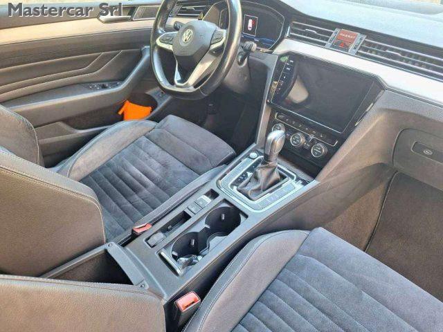 VOLKSWAGEN Passat Variant Passat VIII Variant 2.0 tdi Executive 150cv dsg -