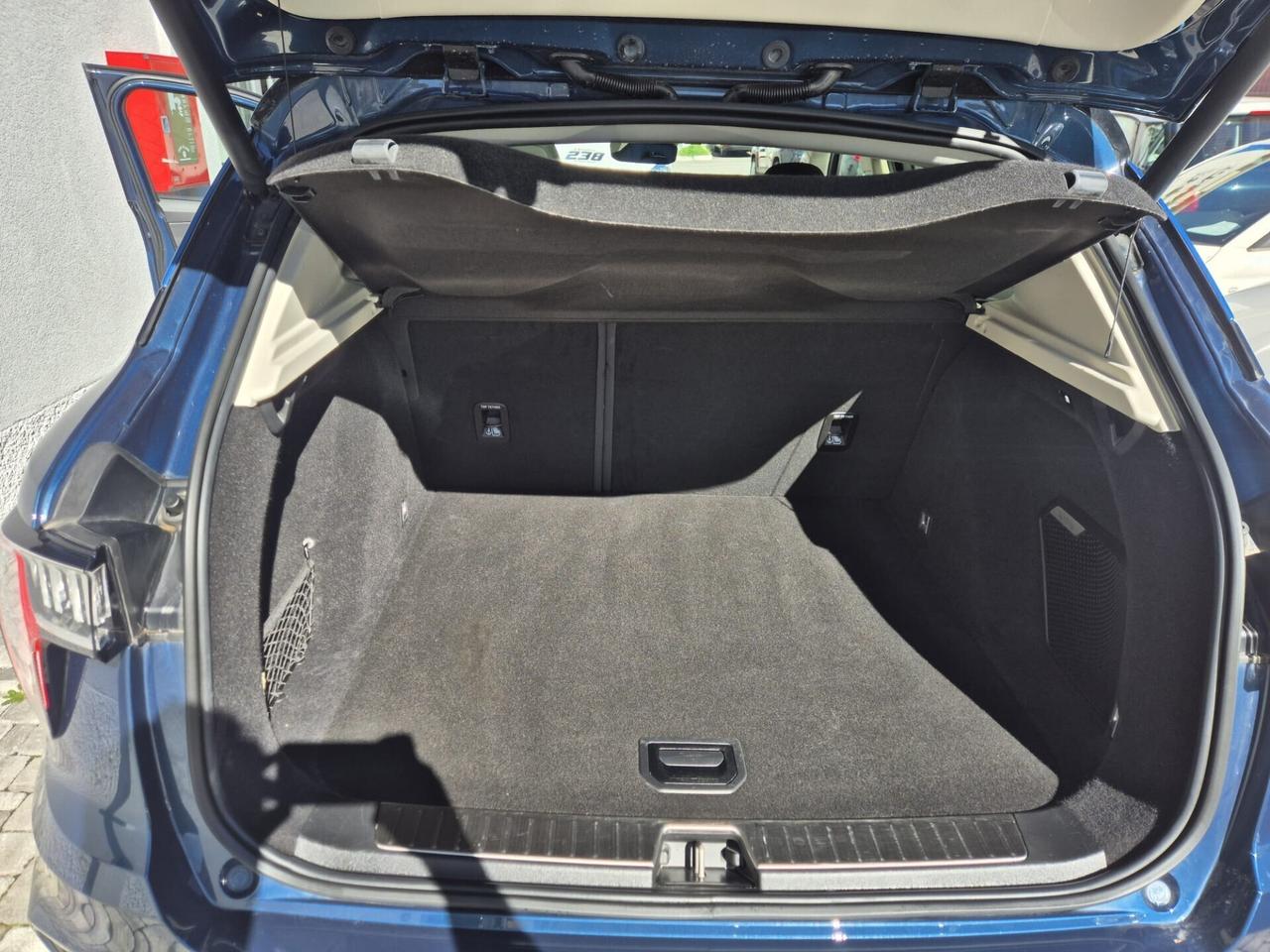 Lynk&co 01 PHEV 261CV