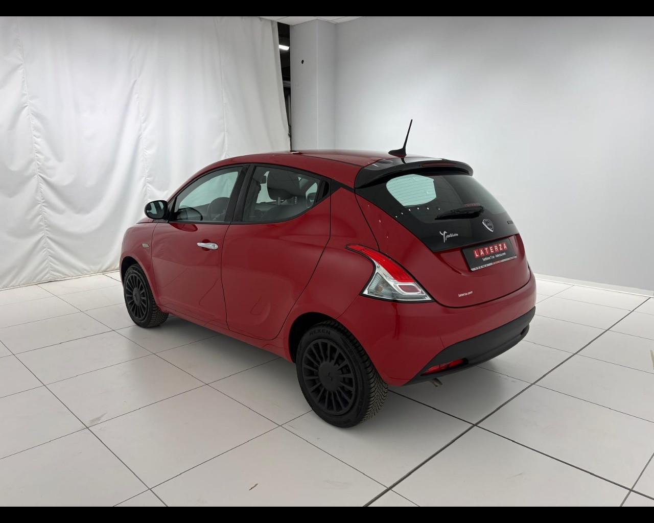 LANCIA Ypsilon 1.0 firefly hybrid Silver s&s 70cv
