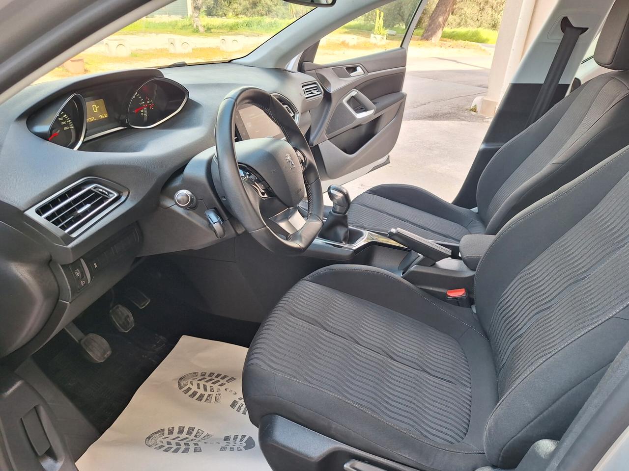 Peugeot 308 1.6 HDi "BERLINA" 114000 KM 2014