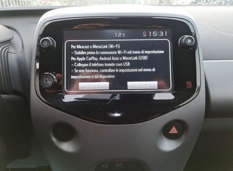 Toyota Aygo Aygo Connect 1.0 VVT-i 72 CV 5 porte x-play