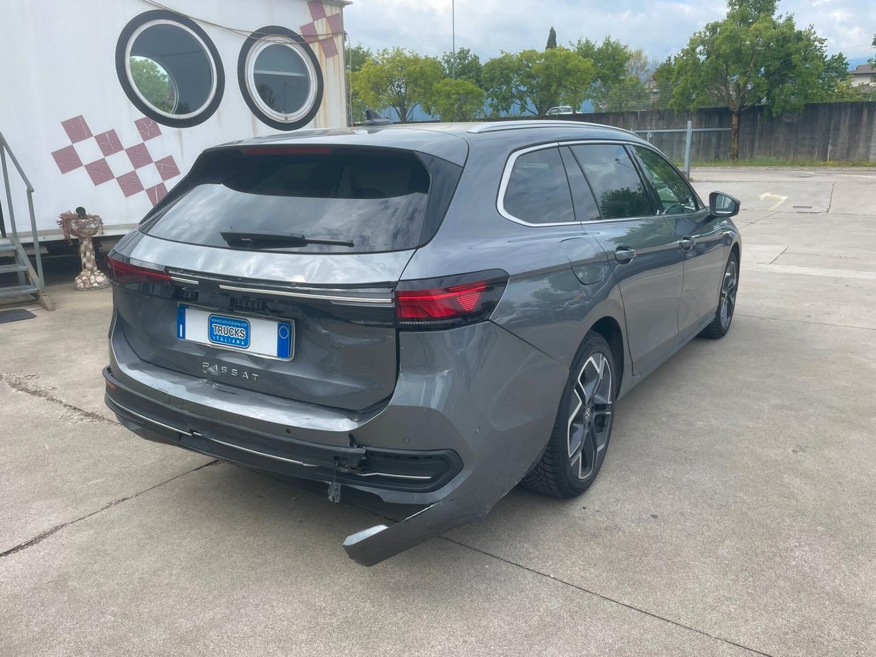 VW Passat Variant 2.0 TDI SCR EVO DSG Business * SINISTRATA*