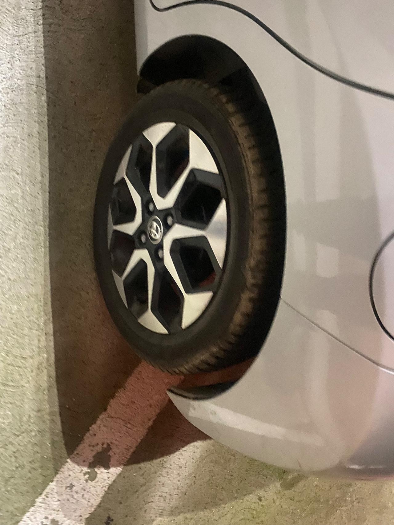 Toyota Aygo Connect 1.0 VVT-i 72 CV 5 porte x-wave