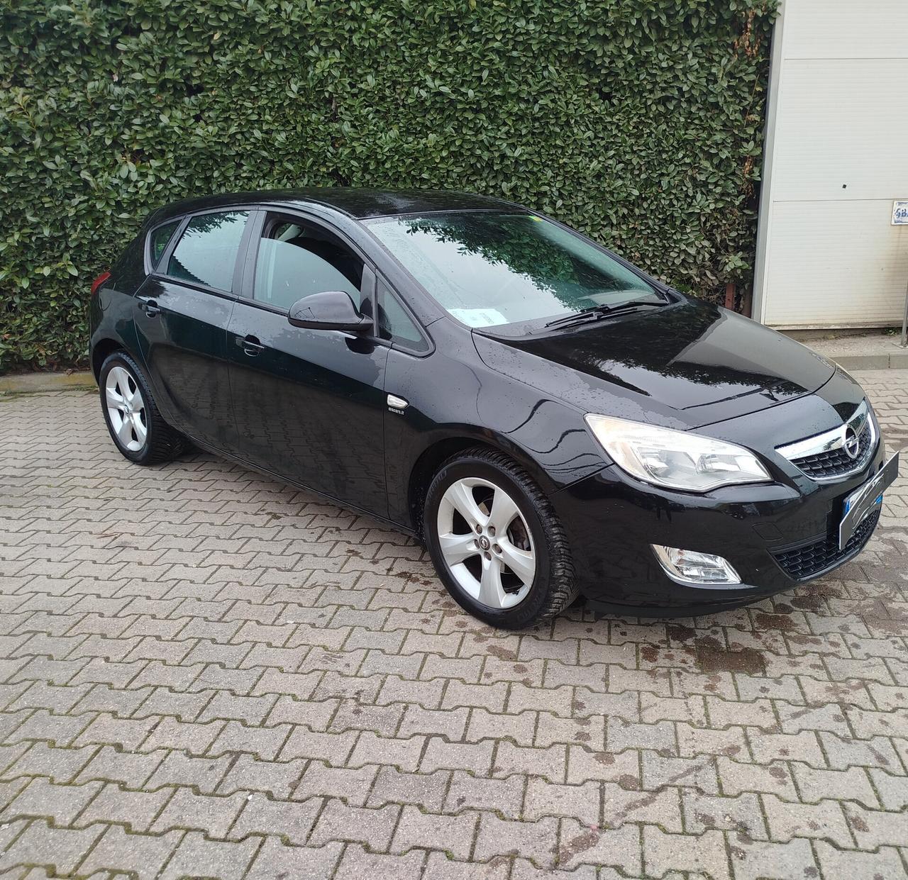 Opel Astra 1.4 Turbo 140CV 5 porte GPL Tech Cosmo