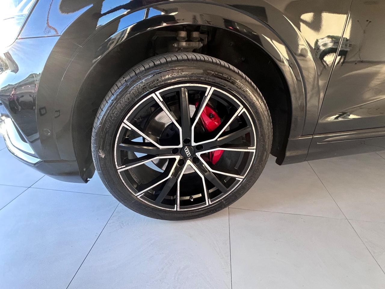 Audi Q8 50 TDI 286 CV quattro Sport black Edition