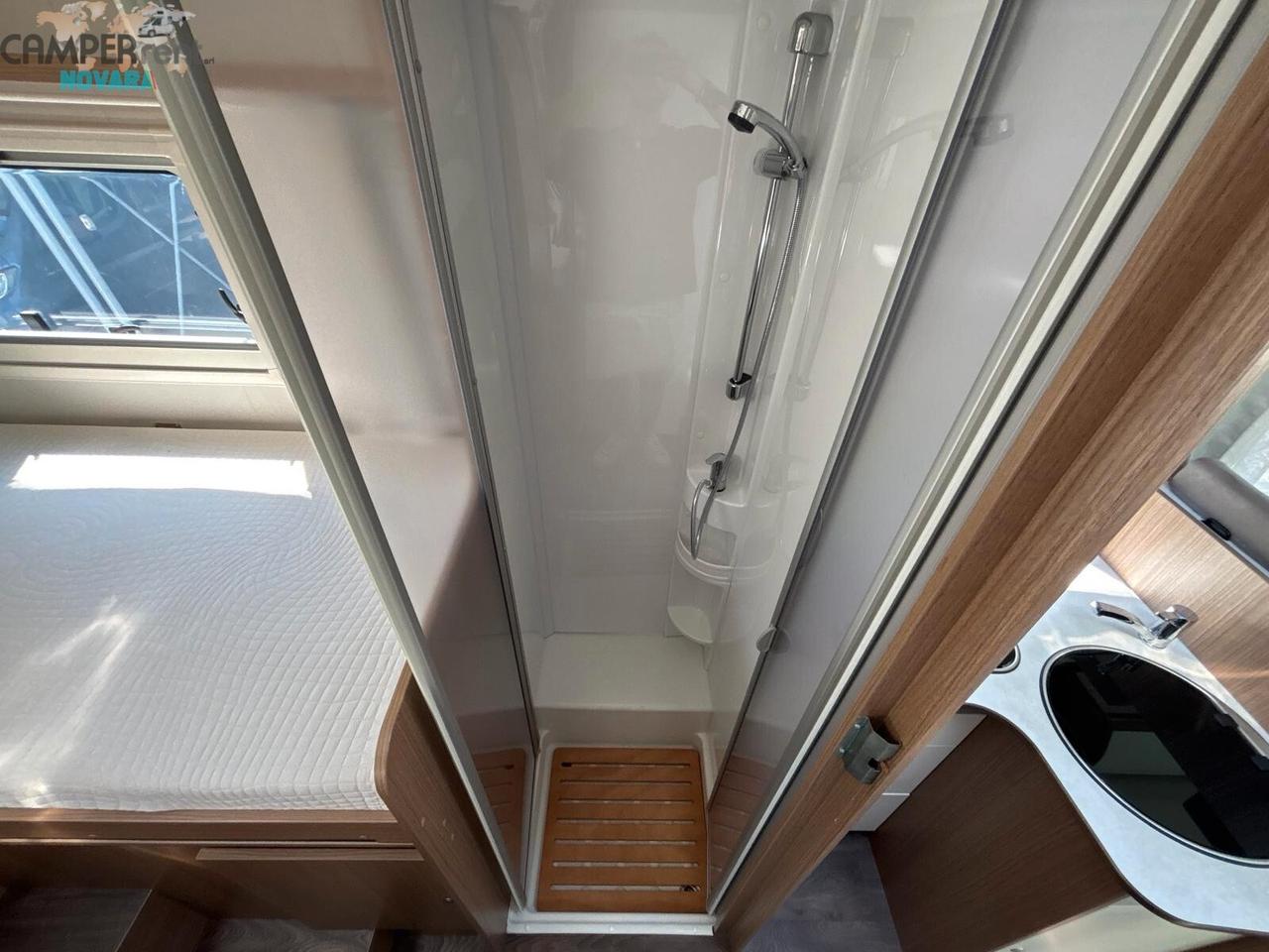 CARADO T447 EDITION 5 BY HYMER - SEMINTEGRALE CON LETTI GEMELLI IN CODA ED AMPIO GARAGE