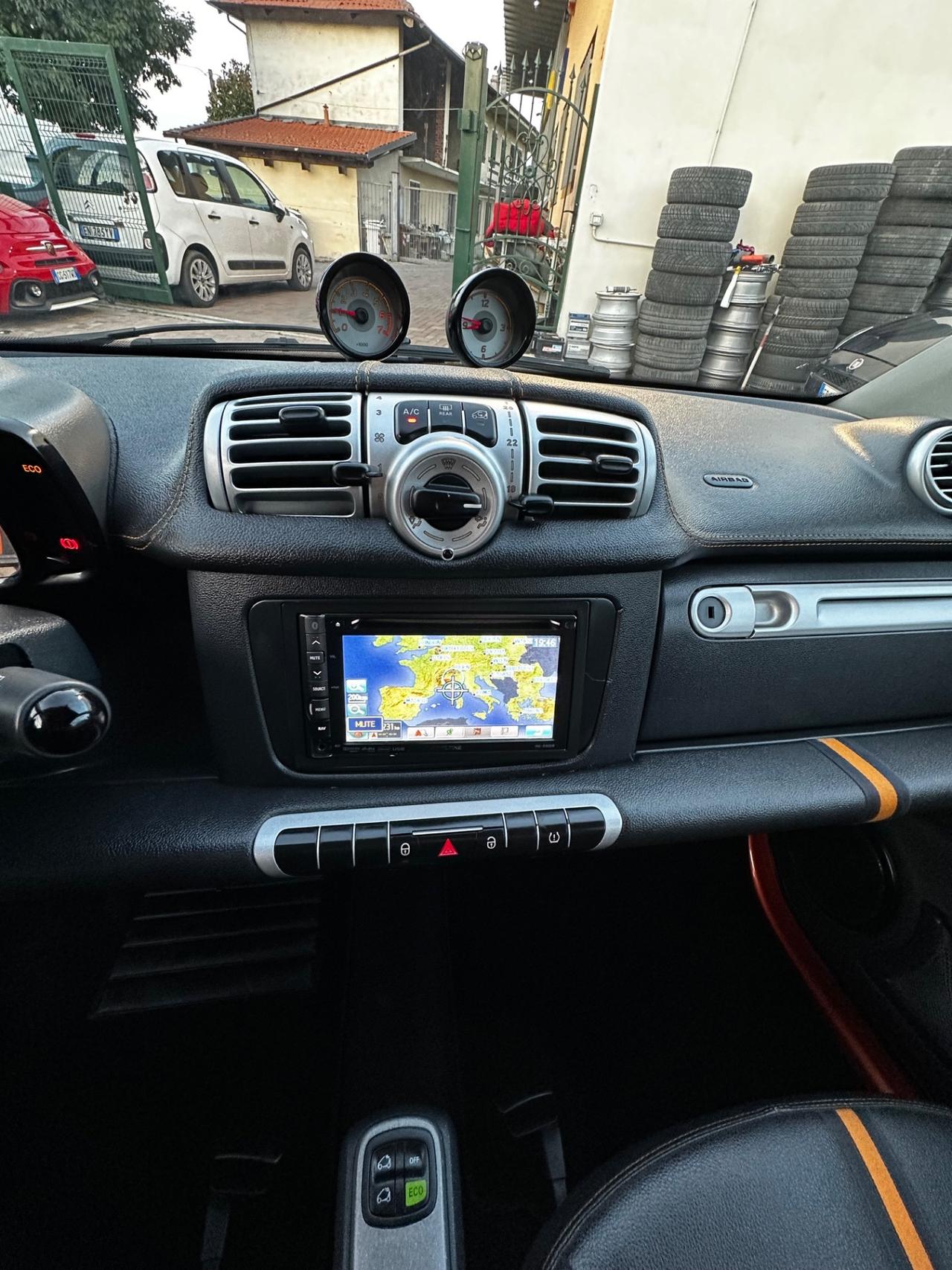 Smart ForTwo 1000 52 kW MHD cabrio Urbanrunner