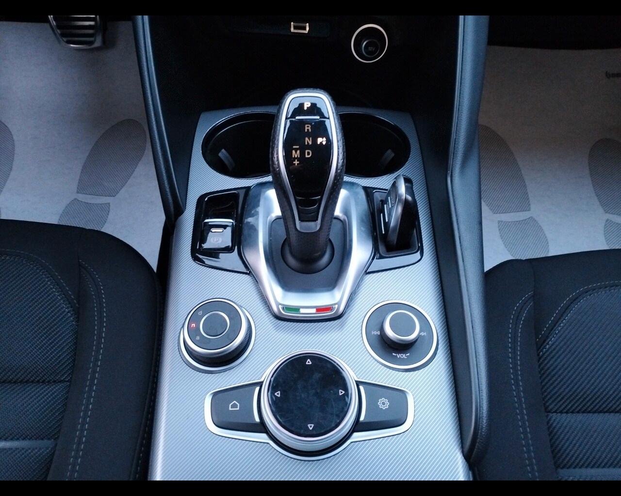 ALFA ROMEO Giulia (2016) Giulia 2.0 Turbo 280 C...