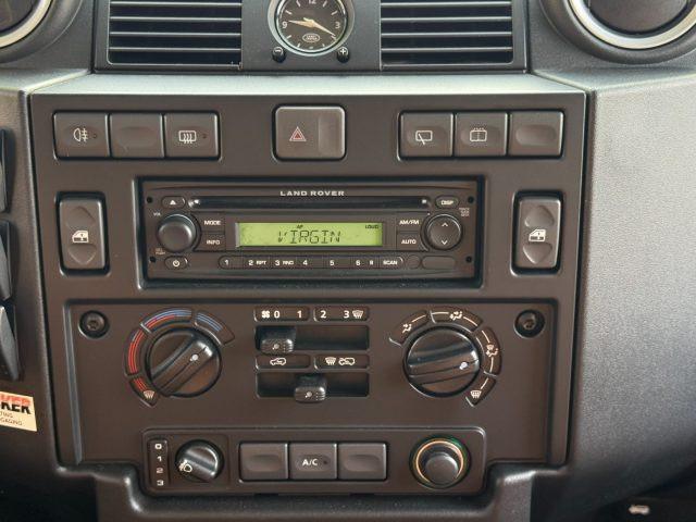 LAND ROVER Defender 90 2.4 S TD4 Station Wagon