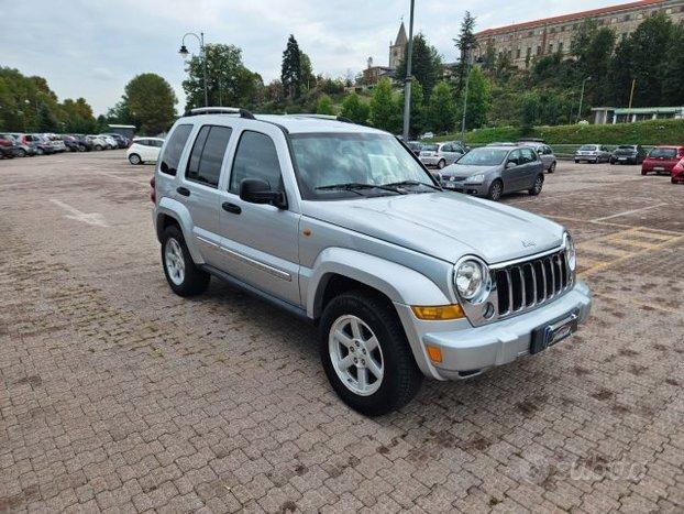 Jeep Cherokee jeep ceerokee revisionato completamente cc2800