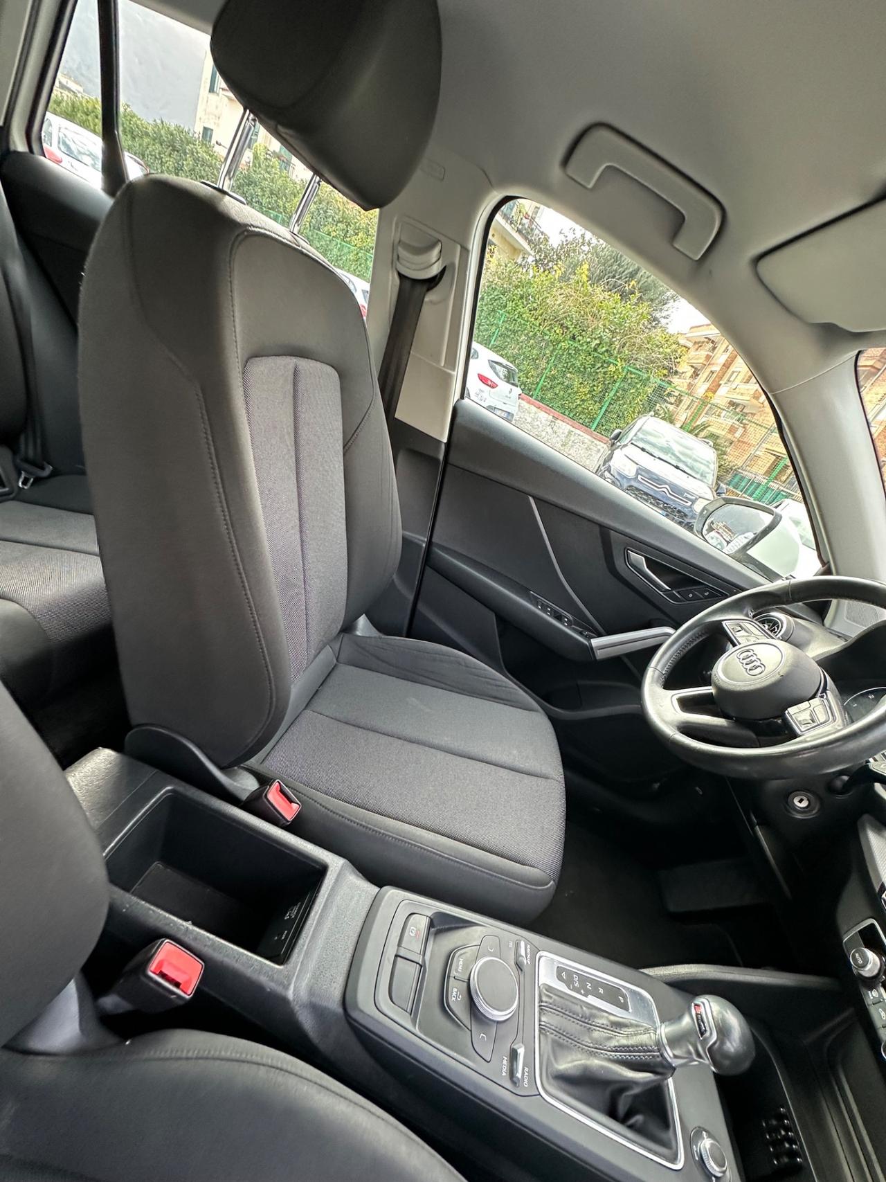 Audi Q2 30 TDI S tronic Identity Black