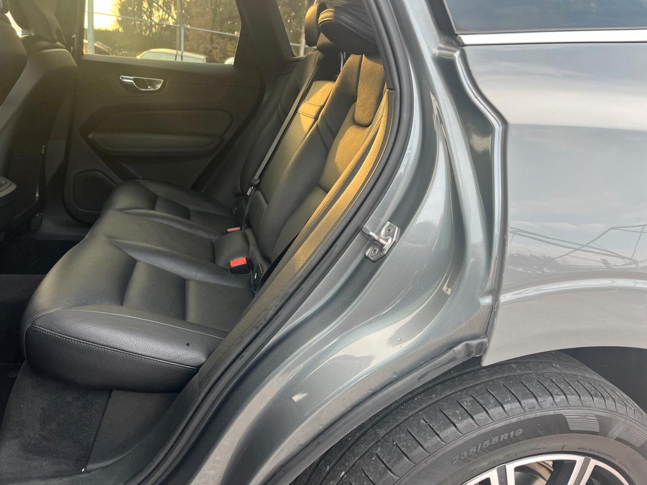 Volvo XC 60 XC60 B4 (d) AWD Geartronic Momentum Pro