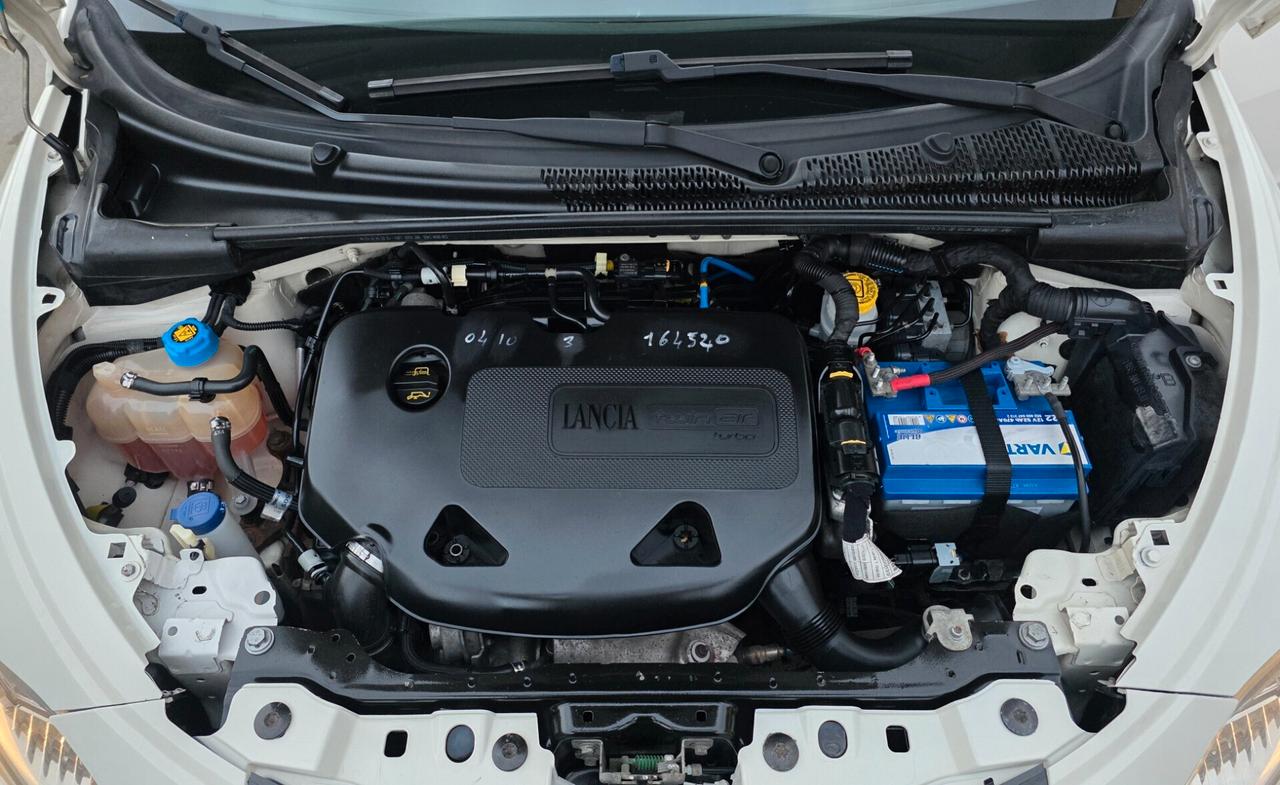 Lancia Ypsilon 0.9 TwinAir 85 CV 5 porte Metano Ecochic Elefantino