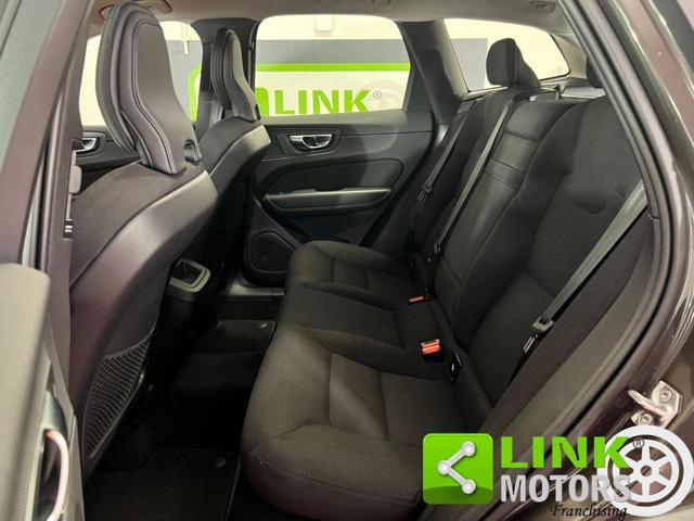 VOLVO XC60 B4 (d) Geartronic Momentum Pro