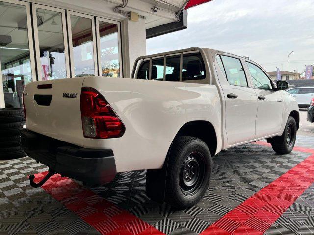 TOYOTA Hilux 2.4 D-4D 4WD 4 porte Double Cab Comfort