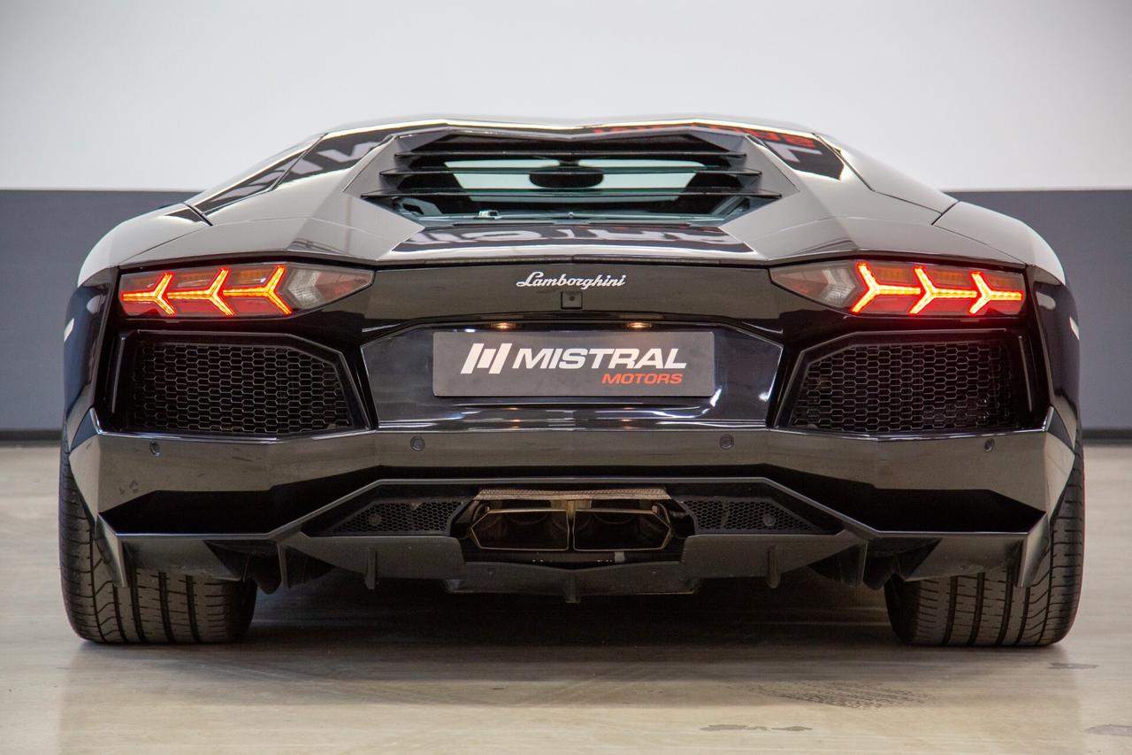 Lamborghini Aventador 6.5 V12 LP700-4