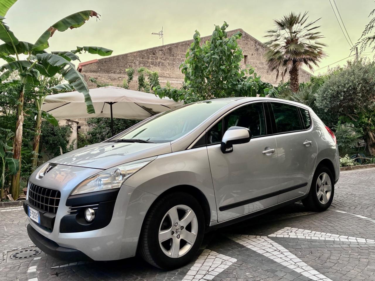 Peugeot 3008 1.6 HDi 112CV cambio robotizzato Business