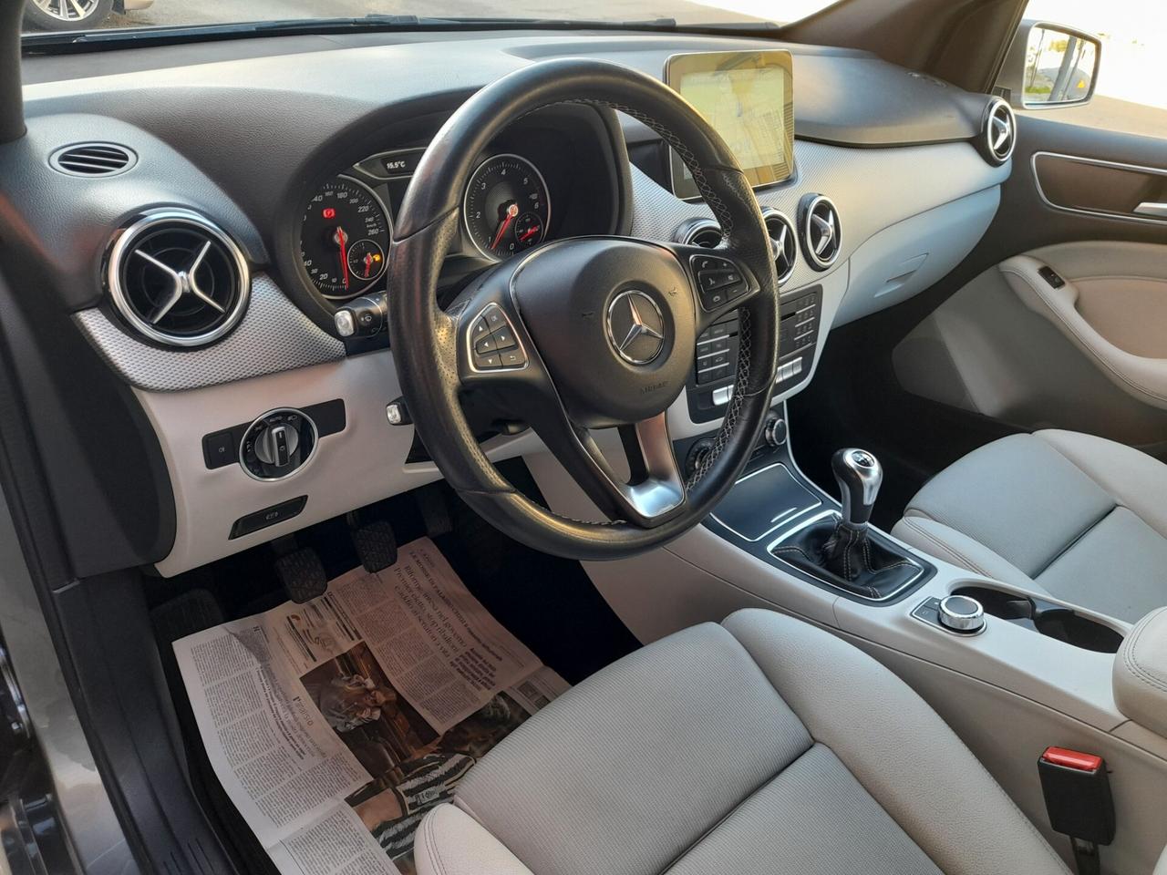 MERCEDES B 180 D SPORT LED/NAVI