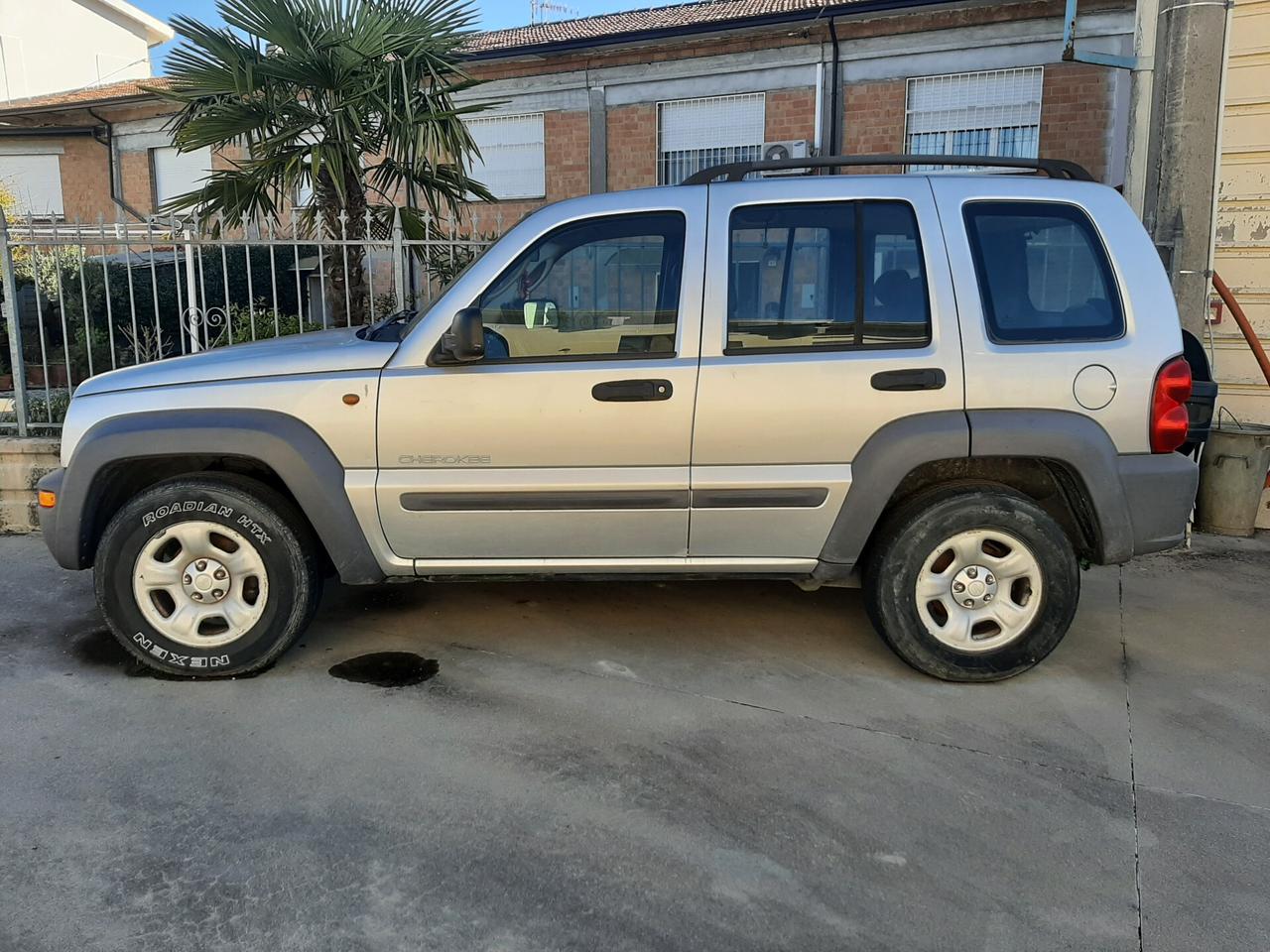Jeep Cherokee 2.8 CRD Sport Aut.