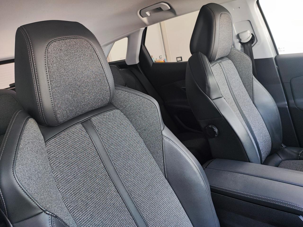 Peugeot 3008 BlueHDi 130 S&S EAT8 Active