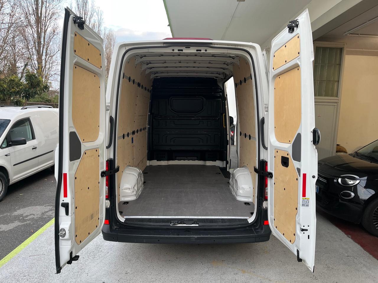 Volkswagen Crafter 2.0TDI Au8M L3H3 GARANZIA24MESI