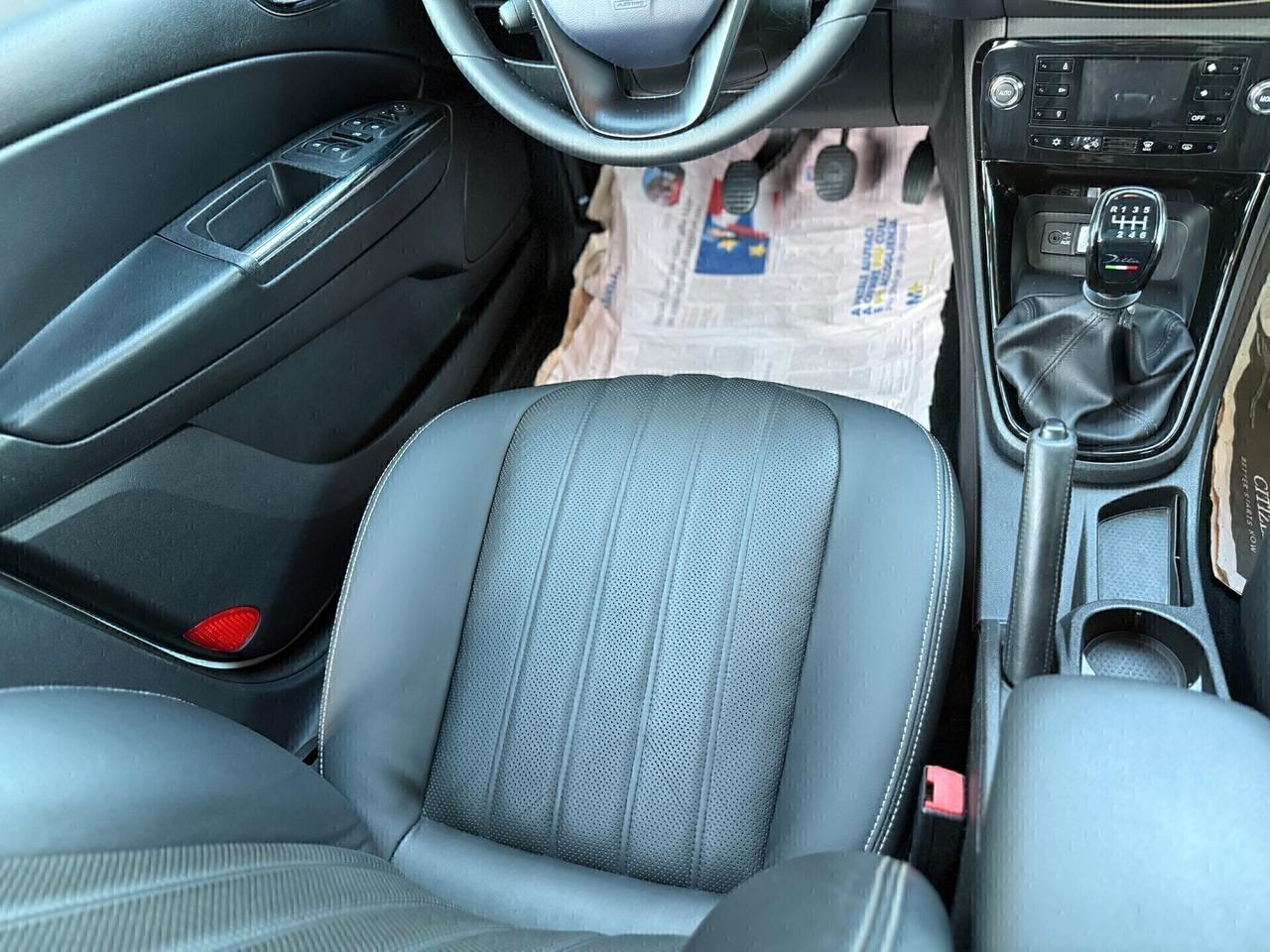 Lancia Delta 1.4 T-Jet 120 CV Gold Ecochic GPL,tetto apribile,pelle,cerchi 17,cruise control,comandi al volante,blu&me,sensori di parcheggio,full