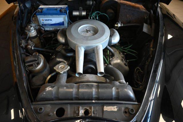 DAIMLER Sovereign 2.5 V8 AUTO GUIDA A DESTRA PERFETTA ITALIANA NUOVA