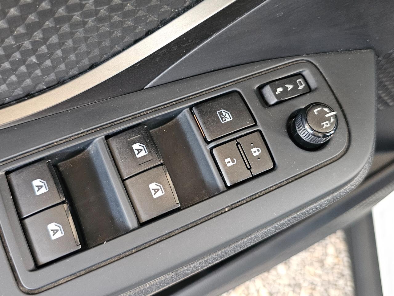 Toyota C-HR 1.8 Hybrid E-CVT Business