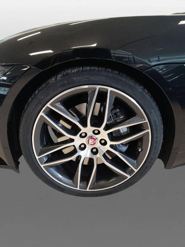 Jaguar F-Type 2.0 P300CV RWD AUTO R-Dynamic IVA ESPOSTA