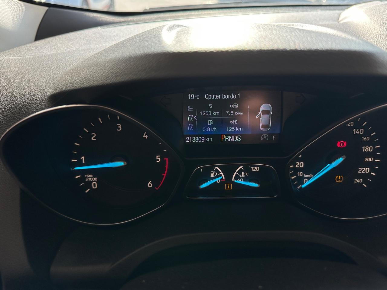 Ford Kuga 1.5 TDCI 120 CV S&S 2WD Powershift Titanium