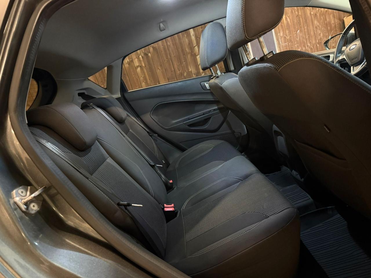 Ford Fiesta 1.5 TDCi 75CV 5 porte Titanium